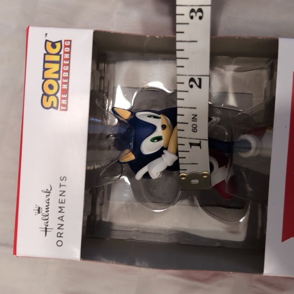 New Sonic Christmas Tree Ornament - Picture 6 of 6